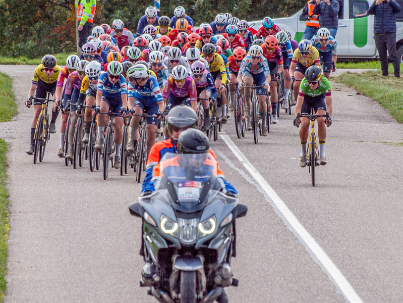 Simac Ladies Tour raast door onze gemeente
