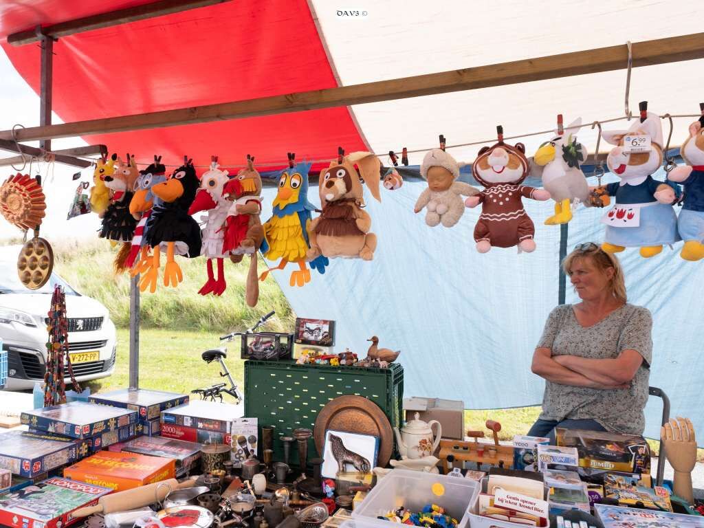 Een standhouder met leuke poppen
