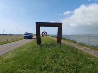 Gezocht: foto’s van bruidsparen bij de beelden op Ketelmeerdijk (met video)
