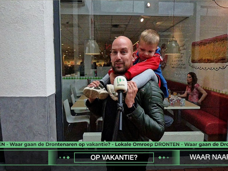 Vader met zoon tijdens interview: Waar gaat n op vakantie?