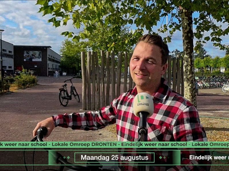 Vader in gesprek met Jovan onze reporter over dat de scholen weer zijn begonnen