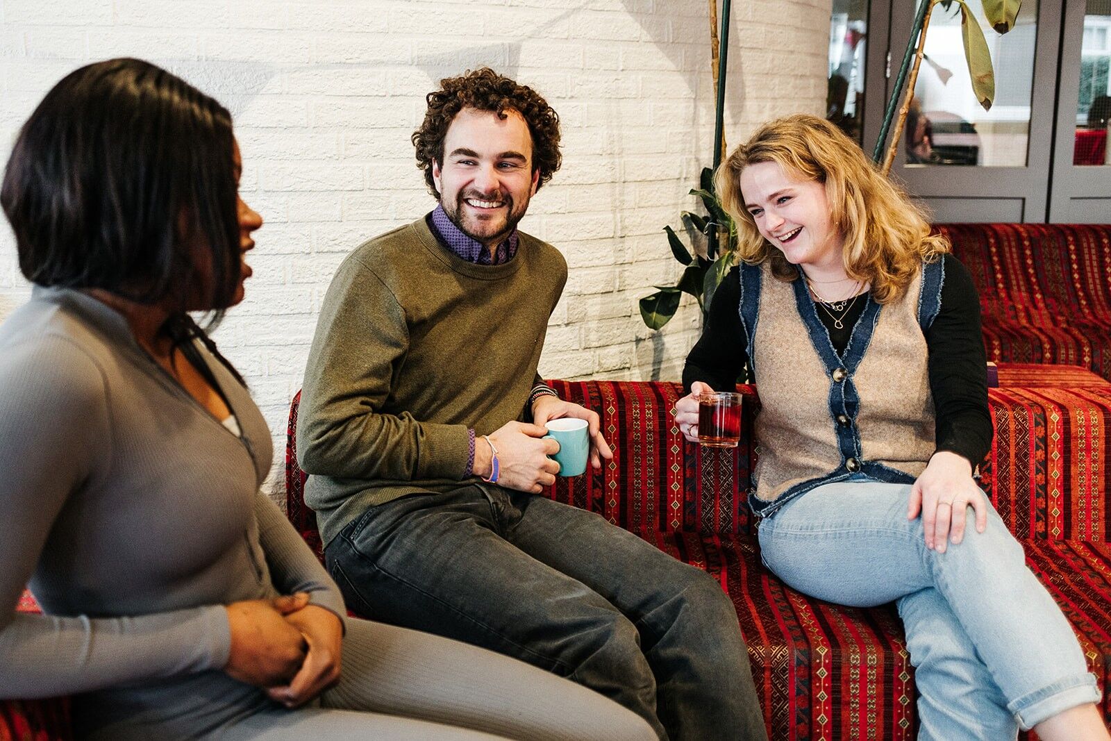 Vraagelkaar start gratis workshopreeks voor meer zelfvertrouwen in sociale situaties