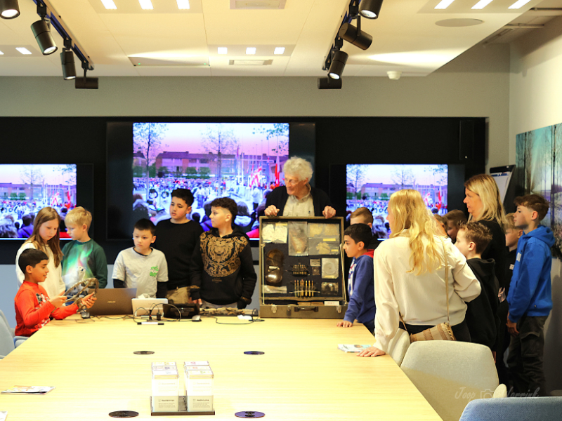 20250407 brandaris adoptie vliegersmonument 4