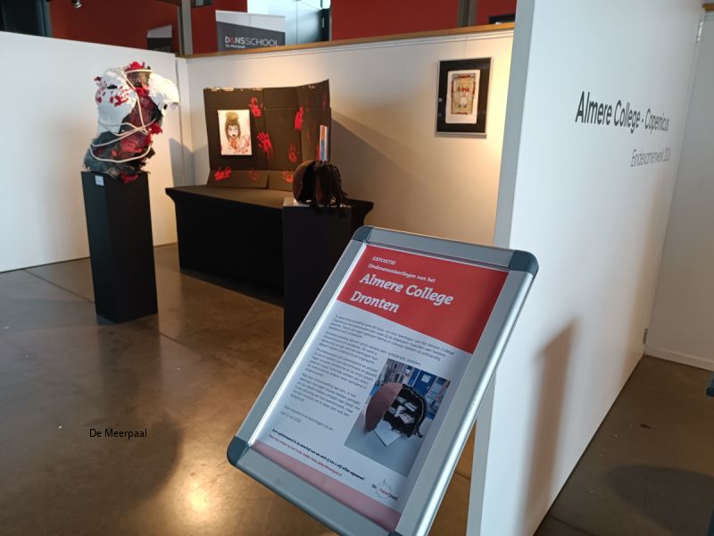 Leerlingen Almere College Copernicus tonen examenwerk