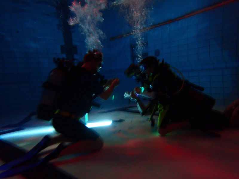 Licht uit bij duikvereniging OWSVD tijdens Earth Hour