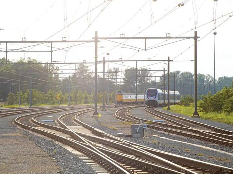 treinspoor waaop treinen zichtbaar zijn 
